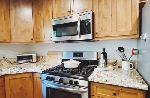 Al Tahoe House | The Great Dane Place - Pet friendly. Perfect for Remote Work