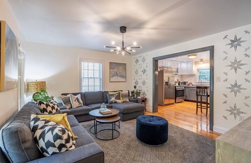 Great Barrington House | The Great Escape Ski Cottage w/HOT TUB @ Great Barrington