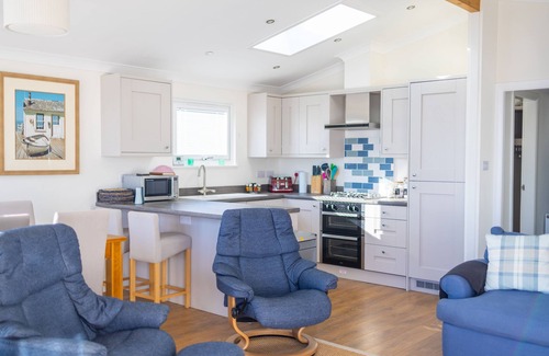 Mudeford Ski Chalet | The Great Escape - a frontline lodge overlooking Avon Beach