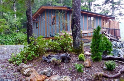 Port Renfrew Cabin | The Great Escape - Port Renfrew - Cottage - secluded with Private Hot Tub