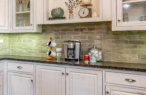 Dogwood Mountain Cabin | The Great Escape ~ Sunsets + Hot Tub Bliss