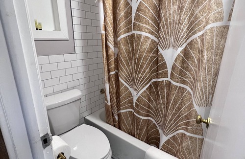 Northville Hotel | The Great Gatsby Motel Inn