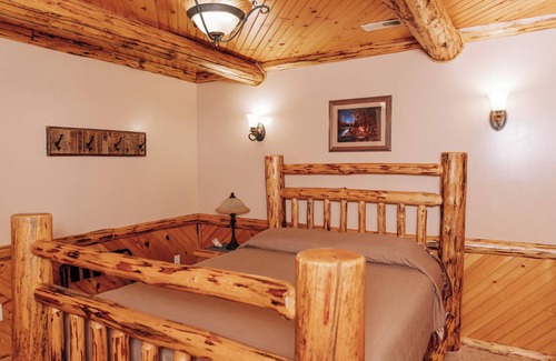Dundee Cabin | The Great Outdoors Suite: Luxury Lodge Suite in Amish Country, Ohio.