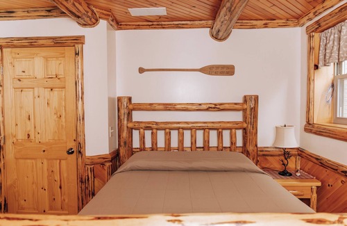 Dundee Cabin | The Great Outdoors Suite: Luxury Lodge Suite in Amish Country, Ohio.