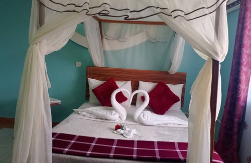 Lodwar Hotel | The Great Turk Reef Hotel