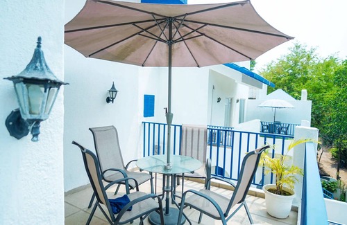 Penha de Franรงa Villa | The Greek Villa 3BR Private Pool By homeyhuts