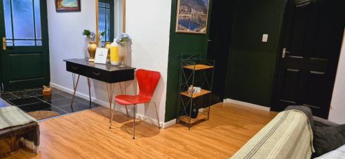 Greater Johannesburg Metropolitan Area Apartment | The Green Door Cottage