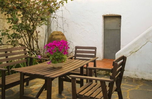 Jabugo Cottage | The Green Frog, nature, groups, families, hiking, gastronomy, culture.