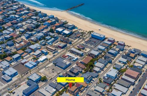 Pierpont Bay House | The Green Haven, 1 Minute Walk to the Beach and Restaurants, King Beds, Beach Amenities