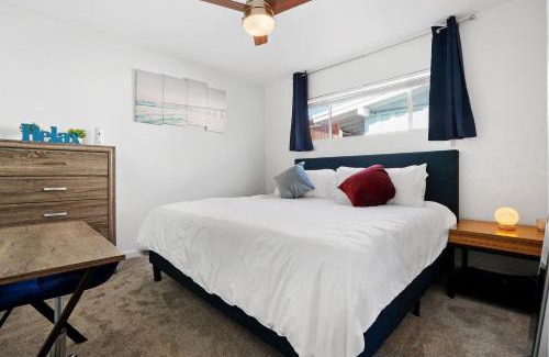 Pierpont Bay House | The Green Haven, 1 Minute Walk to the Beach and Restaurants, King Beds, Beach Amenities
