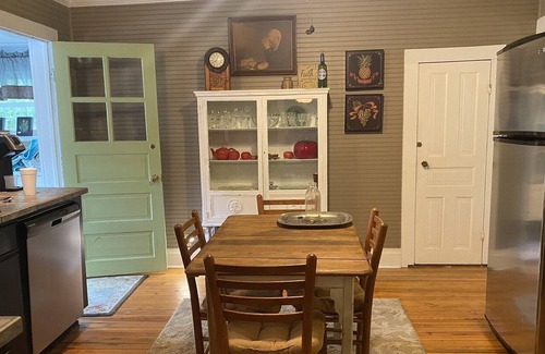 High Point Cottage | The Green House Beautiful Vintage Cottage