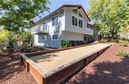 Santa Rosa House | The Green House by AvantStay Spacious Entertainers Home Close to Wineries Pool Fitness Room