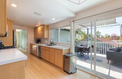 Santa Rosa House | The Green House by AvantStay Spacious Entertainers Home Close to Wineries Pool Fitness Room