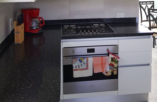 Folkestone Apartment | The Green House, west coast luxury apartment 4 minutes walk to beautiful beaches