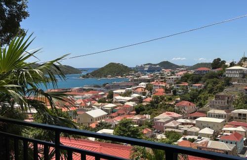 Estate Kings Quarter Hotel | The Green Iguana Hotel