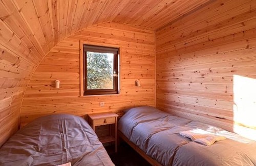Norton Disney Apartment | The Green Man, Eco-friendly cabin in the Lincolnshire countryside with heating and hot water