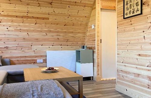 Norton Disney Apartment | The Green Man, Eco-friendly cabin in the Lincolnshire countryside with heating and hot water