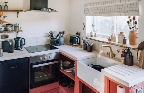 Thurton Cottage | The Green One On The End