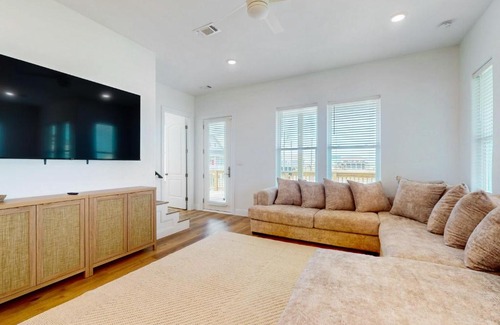 Pointe San Luis House | The Green Palm