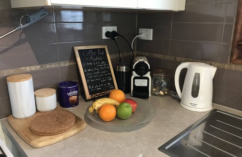 Wattle Glen Cottage | The Green Room Wattle Glen, boutique cottage