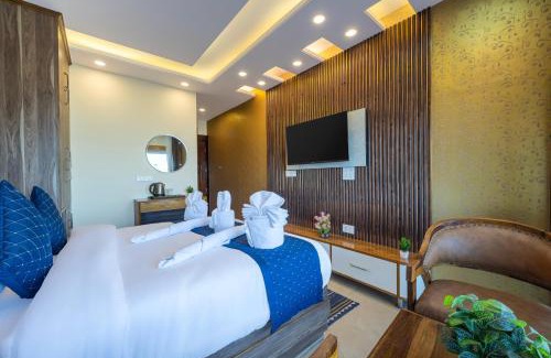 Kufri House | The Green space By High rise inn