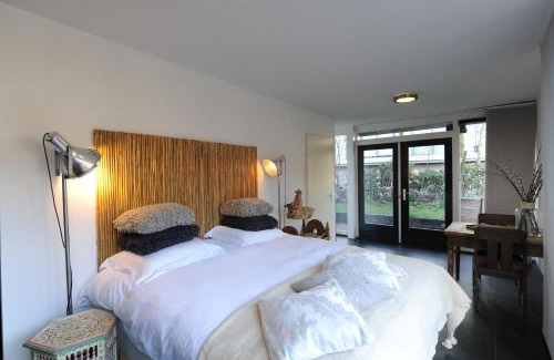 Amsterdam East Bed & Breakfast | The Green Tunnel