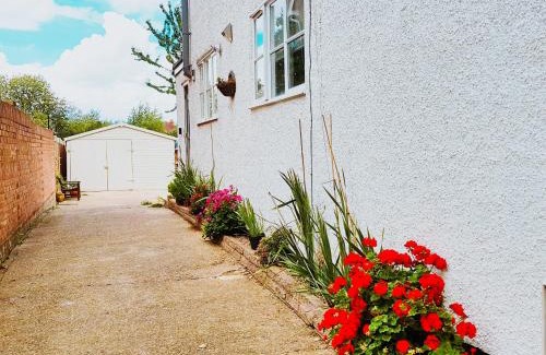 Bray on Thames Apartment | The Green Views Apartment Contractors, Families, Tourists, Business Travel