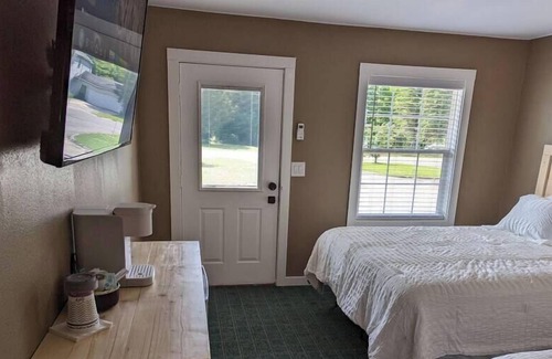 Munising House | The Greenland Motel - Room No.4