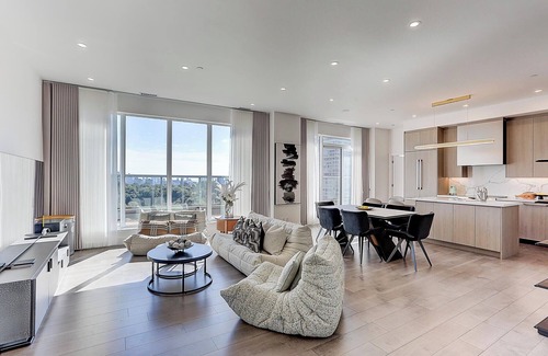 Garden District Apartment | The Greenville Deluxe Suites & Towers