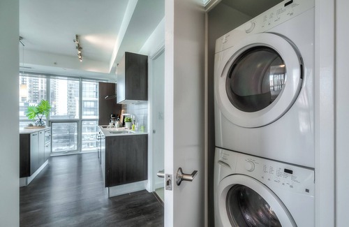 Garden District Apartment | The Greenville Deluxe Suites & Towers
