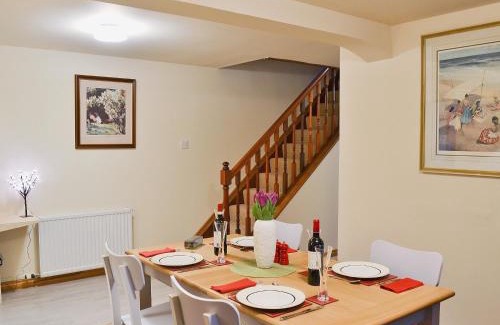 Rattray House | The Gregorton Coachhouse