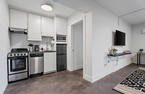 Poncey-Highland Apartment | THE GRETA - Walkable/Downtown/Rooftopn