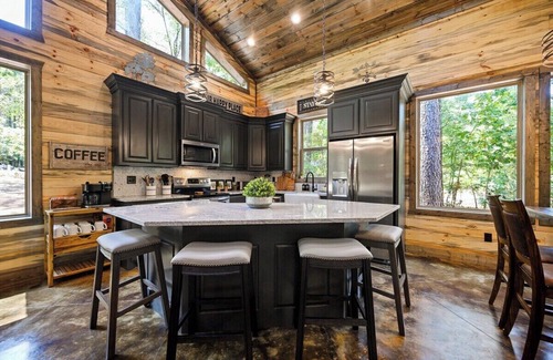 Pickens Cabin | The Grey Escape, Games, Hot Tub, Fire Pit, Pets