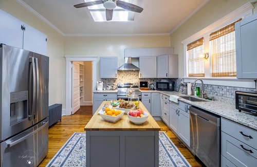 Blackstone Bed & Breakfast | The Grey Swan Inn