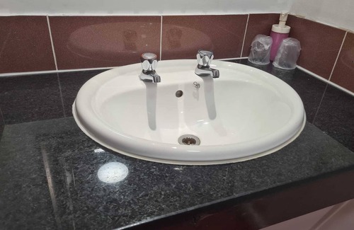 Leigh Hotel | The Greyhound Hotel