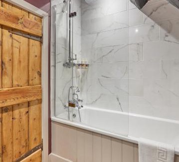 Letcombe Regis Hotel | The Greyhound Inn