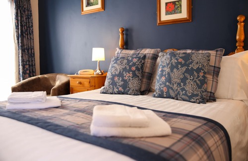 Usk Hotel | The Greyhound Inn & Hotel