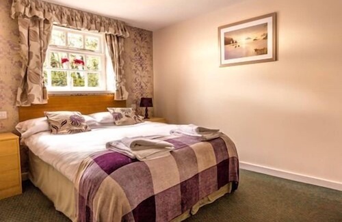 Tring House | The Greyhound Wigginton