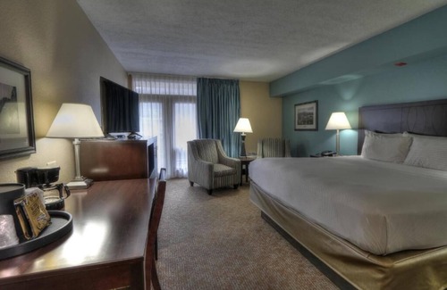 Gatlinburg Hotel | The Greystone Lodge on the River