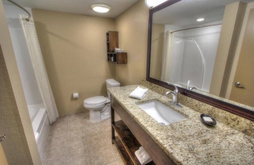 Gatlinburg Hotel | The Greystone Lodge on the River