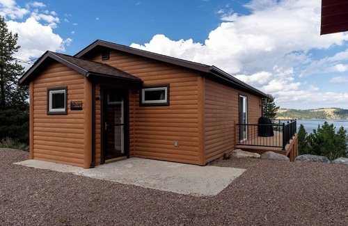 Georgetown Cabin | The Grizzly Den