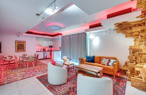 Spring City Apartment | 'The Grotto' - Unique Interactive Cave Experience