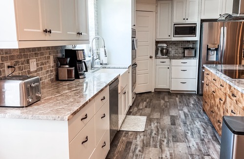 Nampa House | The Group Shouse - Sleeps 20+, Game Basement, 4 Patios, & More