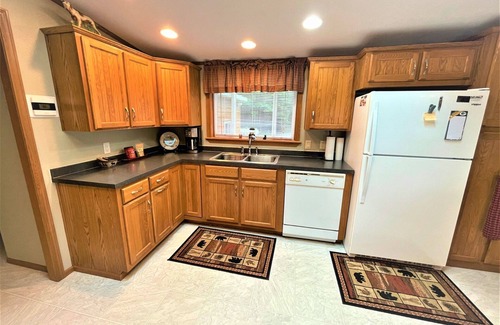 Phillips Cabin | The Grouse Haus on Soo | 3 Bed, 2 Bath
