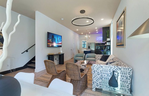 Music Row Apartment | The Grove #11 by AvantStay | Private Patio+Near DT