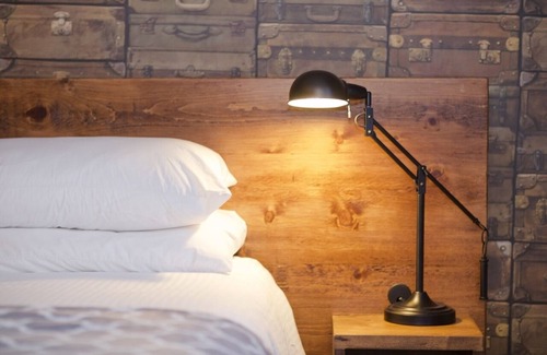 Kingsville Hotel | The Grove Hotel