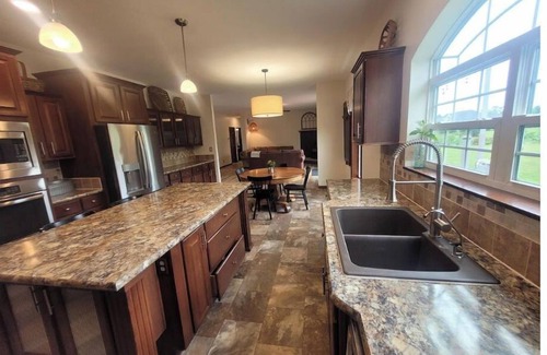 Groveland House | The Groveland Guesthouse on 3 acres
