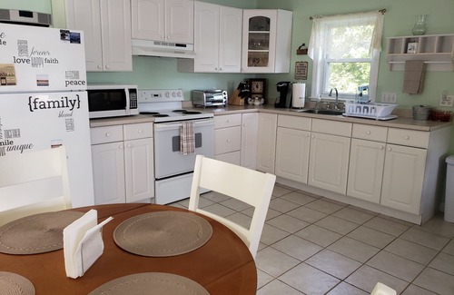 Northwood Cottage | The Guest Cottage in Paradise.