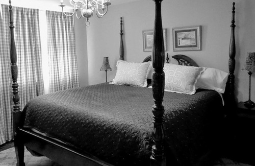 Lancaster Bed & Breakfast | The Guest House