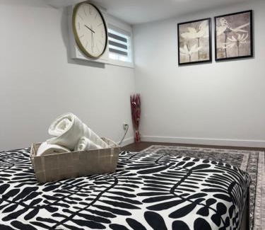 West Edmonton Villa | THE GUEST HOUSE WEST EDMONTON Mall